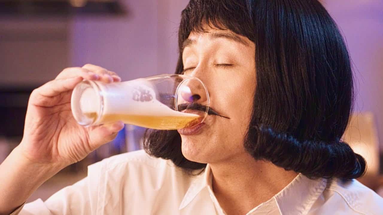 アンジャッシュ児嶋、違和感のないヒゲとロン毛！王様スタイル／セブンプレミアム「ザ・ブリュー」 CM+メイキング+インタビュー | 芸能タレント ...