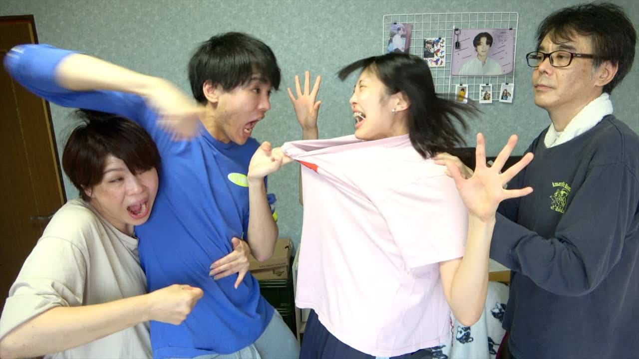 兄妹でガチ喧嘩になりました 父と母が止める放送事故 Youtuber 企画系 料理系色々 動画まとめ 兄妹でガチ喧嘩になりました 父と母が止める放送事故 Youtuber 企画系 料理系色々 動画まとめ